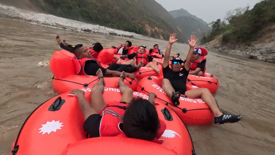 नेपालमै पहिलोपटक सुरु भयो रिभर ट्यूबिङ