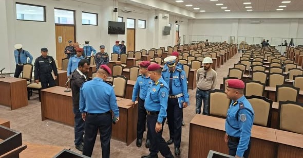 एआइजी ईश्वर कार्कीद्वारा सिंहदरबारमा निर्माणाधीन संसद् भवनकाे निरीक्षण