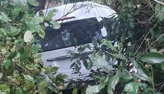 इभी  गाडी दुर्घटना