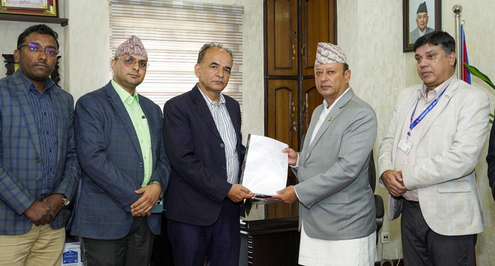 ताप्लेजुङ दुर्घटनामा लापरबाही गर्ने कर्मचारीमाथि कारबाही हुन्छ : उर्जामन्त्री