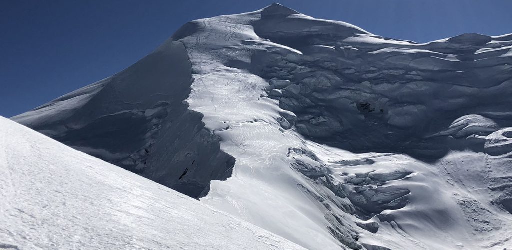 मनाङमा हिमपहिरो, १० जना बेपत्ता