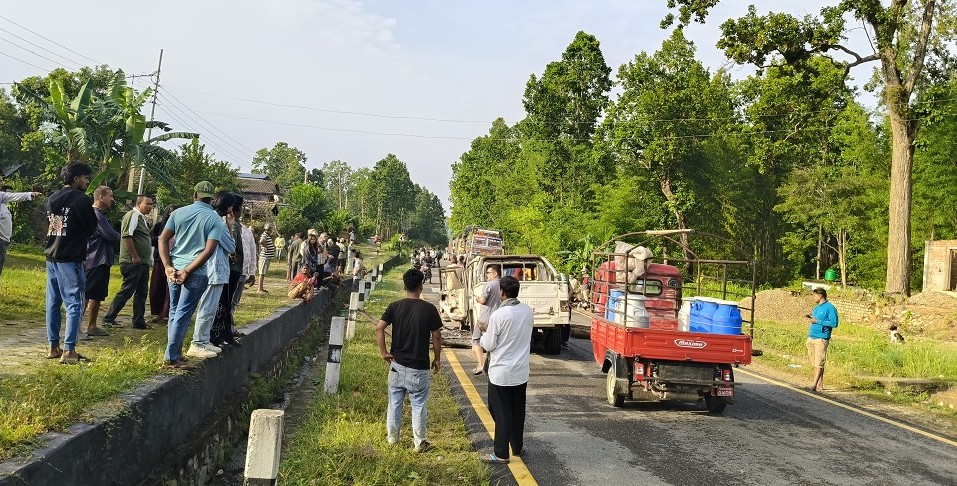 बस्ती हटाउने प्रयासको विरोधमा महोत्तरीमा स्थानीयको प्रदर्शन