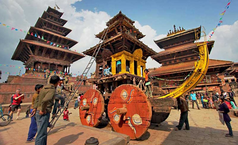 भक्तपुरको ऐतिहासिक बिस्केट जात्रा सुरु