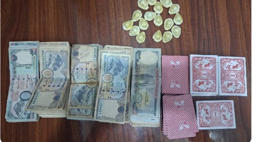 जुवा तास खेल्ने, खेलाउने १७ जना पक्राउ