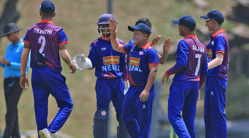 ओमनले दियो नेपाललाई १४६ रनको लक्ष्य