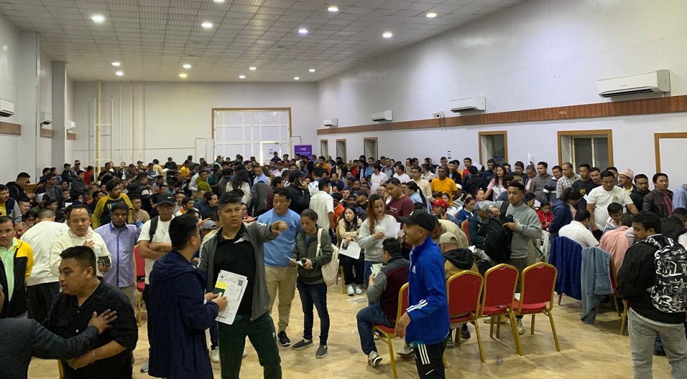 अबुधाबीमा सञ्चालित घुम्ती शिविरबाट ३३५ जना नेपालीको राहदानी नवीकरण 