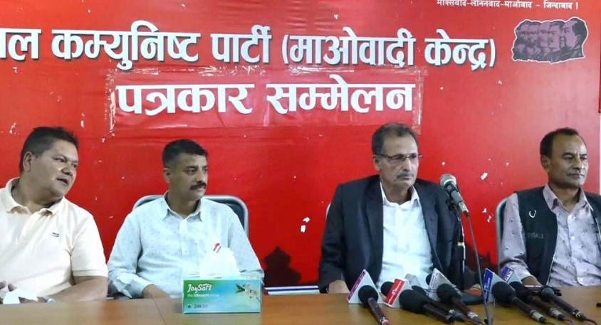 प्रधानमन्त्री ओली निभ्दै गरेको बत्तीजस्तै हुन् : अग्नि सापकोटा