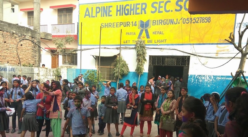 अल्पाइन माबि कक्षा १२ को परिक्षामा जिल्ला टप