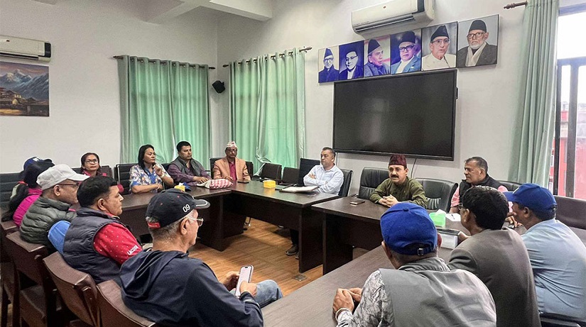 आन्दोलनरत शिक्षकका माग सम्बोधनका लागि कांग्रेसले पहल थाल्ने