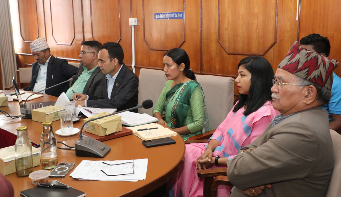 उपत्यकाको फोहर व्यवस्थापनबारे छलफलबाट आक्रोशित हुँदै बाहिरिईन् सांसद तामाङ