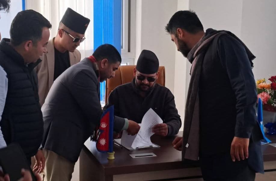 रास्वपाका वरिष्ठ नेता बालेनले गरे पदभार ग्रहण