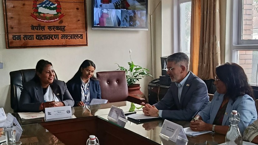 कृषिमन्त्रीसँग विश्व बैंकका देशीय निर्देशकको भेट