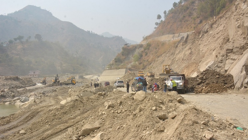 क्षतिग्रस्त बीपी राजमार्गको पुनर्निर्माण सुरु