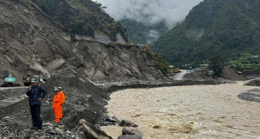बीपी राजमार्गमा सवारी आवागमन बन्द
