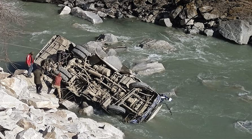 कालीगण्डकीमा बस खस्दा १७ जना घाइते : थप विवरण आउन बाँकी