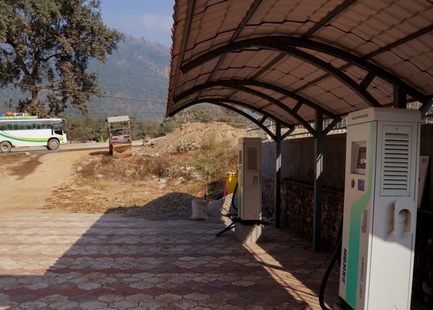 इभि गाडीका  लागि देशभर १० हजार चार्जिङ स्टेसन निर्माण गर्नुपर्ने
