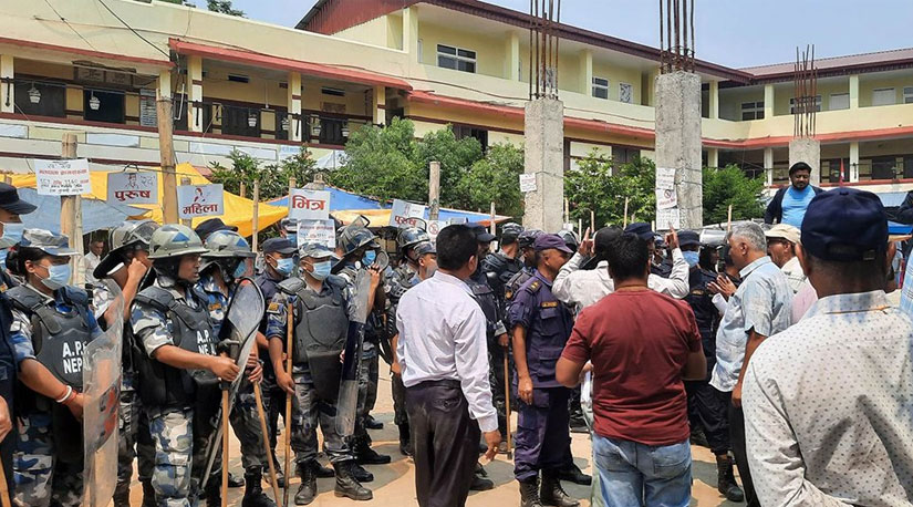 चितवनमा दुई केन्द्रमा मतदान प्रभावित