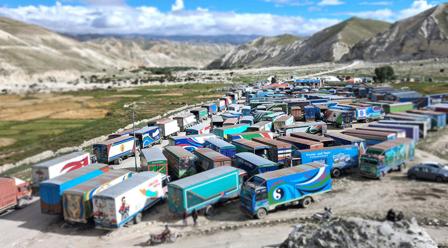 प्रतिकूल मौसमका कारण कोरला क्षेत्रमा पाँच सय कन्टेनर थन्किए