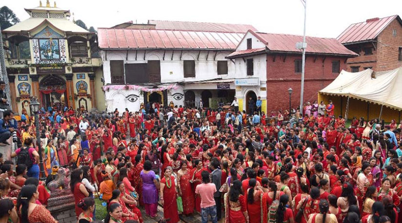 पशुपतिनाथसहित देशभरका शिवालयमा भक्तजनको घुइँचो