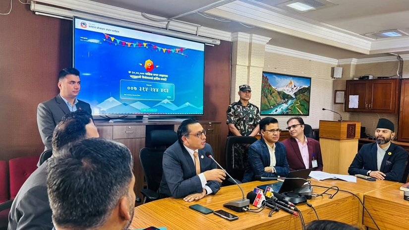 २५० रुपैयाँको सामान किनेका कञ्चनपुरका उपभोक्ताले पाए १० लाख बम्पर उपहार