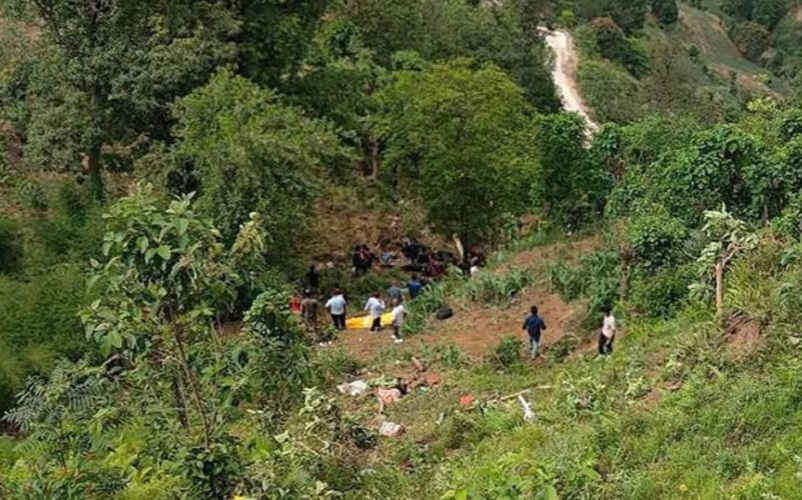 काभ्रेमा बस दुर्घटना हुँदा ७ जनाको घटनास्थलमै मृत्यु
