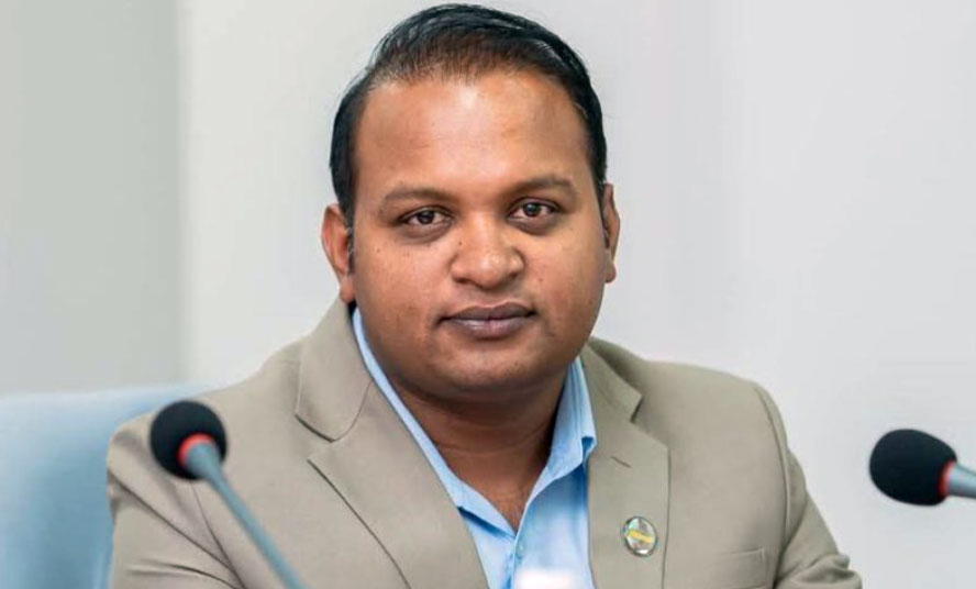 श्रममन्त्री साह पदमुक्त