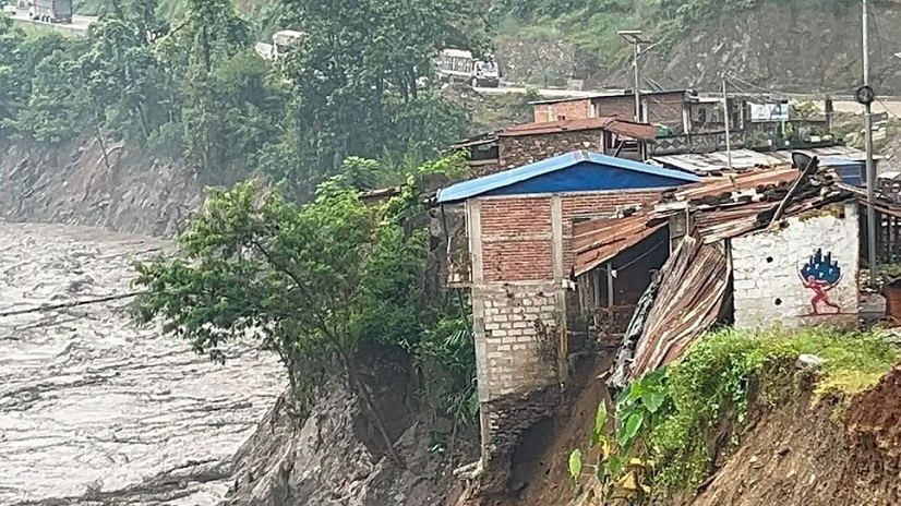 त्रिशूलीको बाढीले धादिङमा ४ घर बगायो