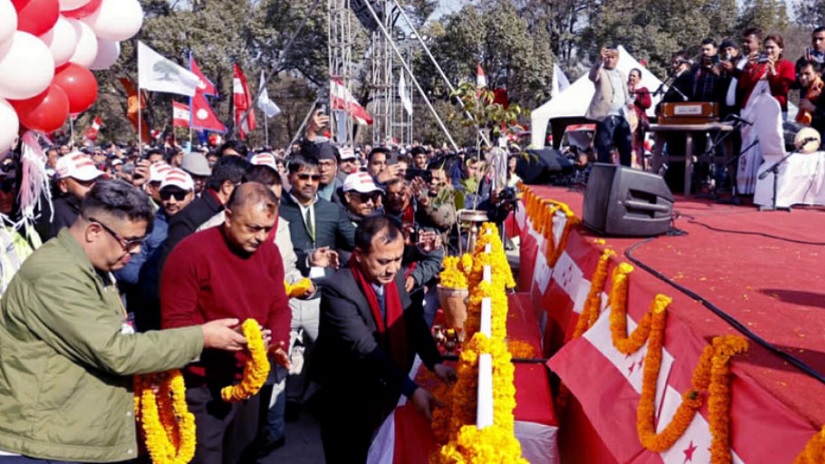 महामन्त्रीद्वय गगन र विश्वप्रकाशले गरे विशेष महाधिवेशनको उद्घाटन