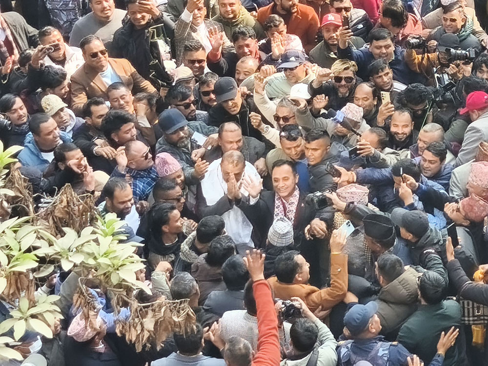 कांग्रेसका नवनिर्वाचित सभापति गगन थापाले गरे पदवहाली