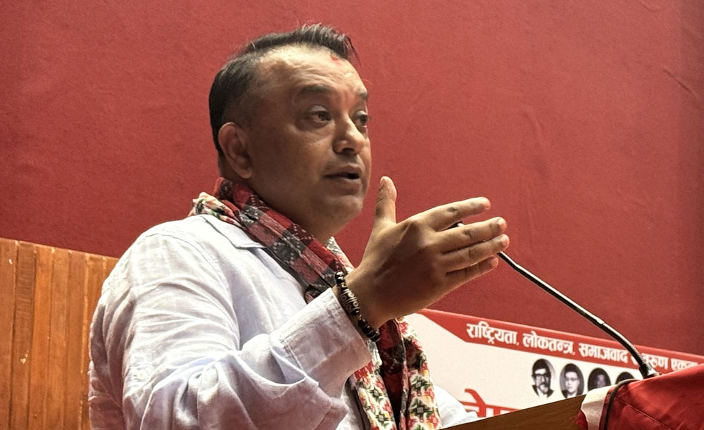 प्रधानमन्त्री ज्यु उद्घाटन र भाषणमा समय खेर नफाल्नुस् : गगन थापा