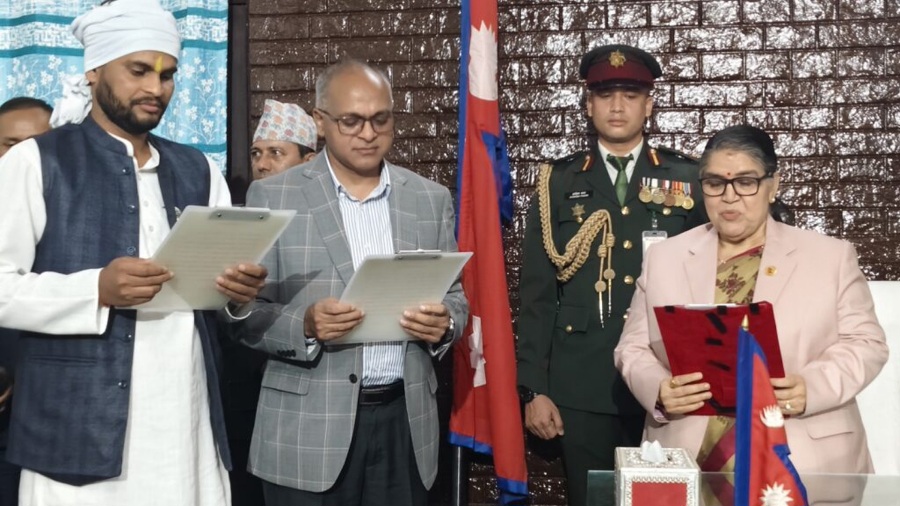 मधेस सरकारमा मन्त्रिपरिषद् पुनर्गठन : कुशवाहा र यादवको शपथ