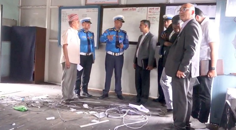 उच्च मनोबलका साथ काममा खटिन ट्राफिक प्रहरीलाई गृहमन्त्रीको निर्देशन