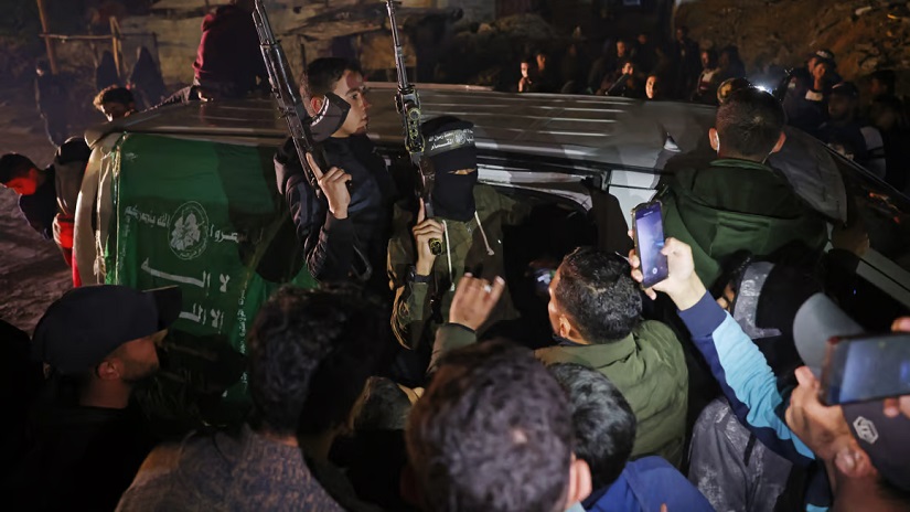 हमास इजरायली-अमेरिकी बन्धकसहित चार दोहोरो नागरिकताका अवशेषहरू मुक्त गर्न तयार