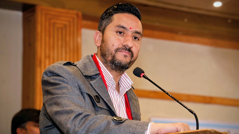 राजनीतिमा आमूल परिवर्तन आउनुपर्छ : सञ्चारमन्त्री