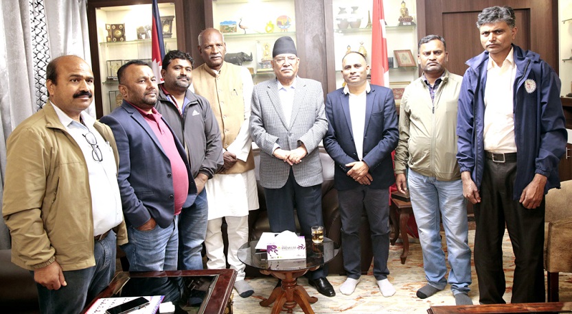 कबाड व्यवसायीका समस्या समाधान गरिनुपर्छ : प्रचण्ड