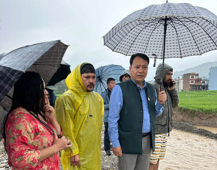 तटबन्ध निर्माणका निम्ति तत्काल दुई करोड निकासा गरिने : मुख्यमन्त्री थापा