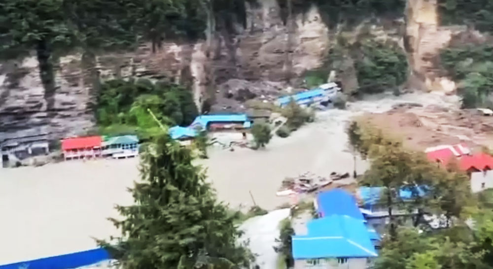 मनाङमा पहिरोले मर्स्याङ्दी नदी थुनियो