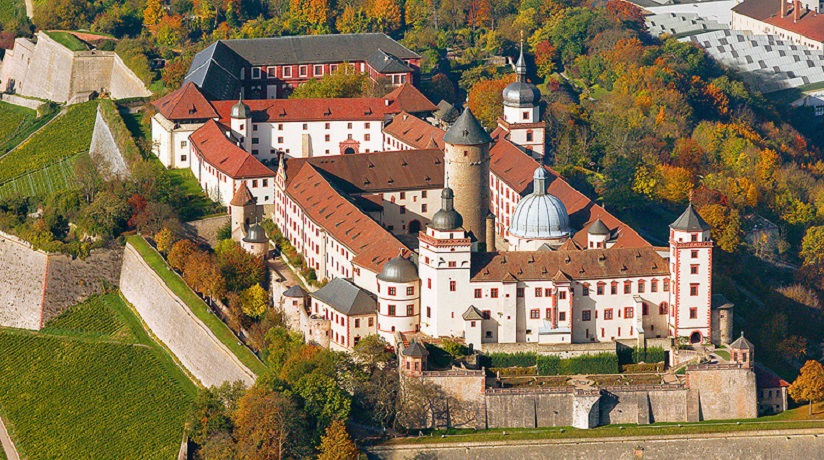 मैले देखेको ८९ औँ विश्व सम्पदा : भुर्च्जवुर्गको मारियनवुर्ग किल्ला र पुरानो पुल