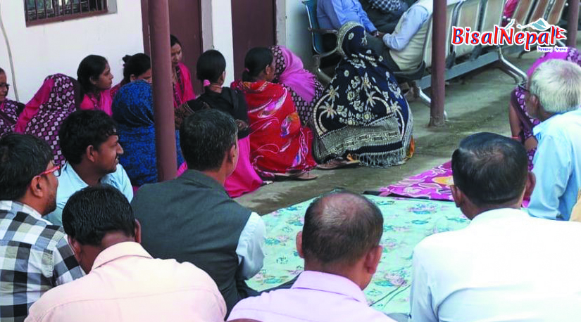 एक महिनादेखि कर्मचारी आन्दोलित मेयर उपमेयर रमिते 