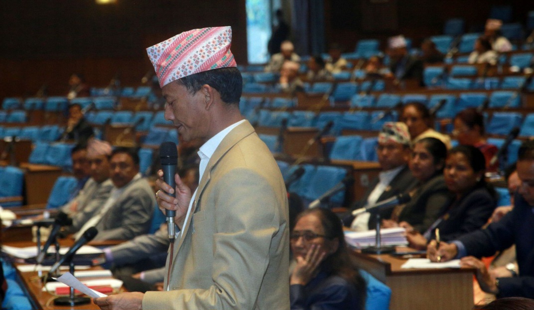 प्रधानमन्त्रीले तुरुन्तै विश्वासको मत लिनुपर्छ : सांसद चौधरी