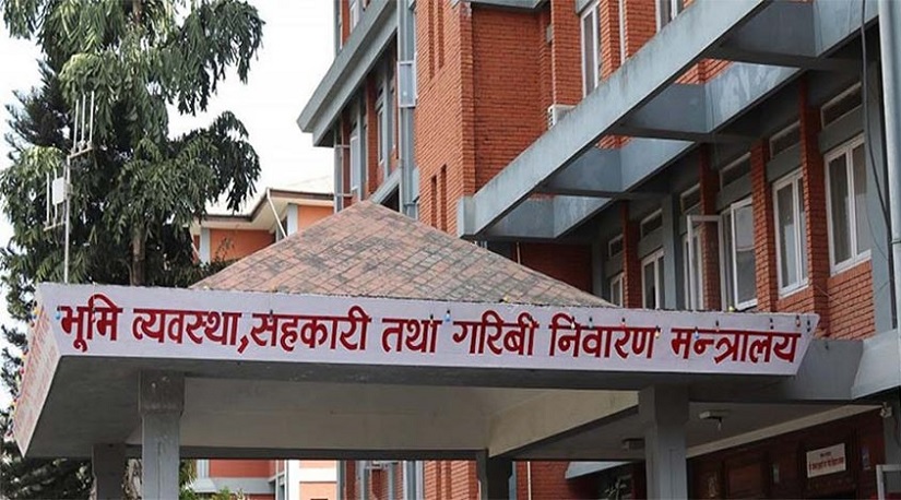 सहकारी बेथितिमा राजनीतिक पहुँच र कमजोर अनुगमन मुख्य कारण