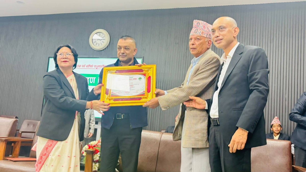 कांग्रेसका नवनिर्वाचित सभापति थापाले लिए पद तथा गोपनीयताको शपथ