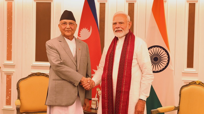 बैंककमा भारतीय समकक्षी मोदीसँग प्रधानमन्त्री ओलीको भेट