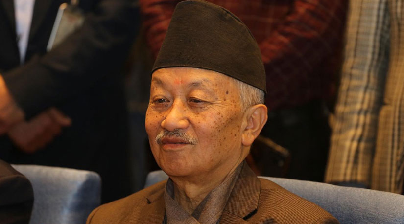 नेम्बाङका लागी मत माग्दै एमाले नेताहरू रास्वपा पार्टी कार्यालयमा
