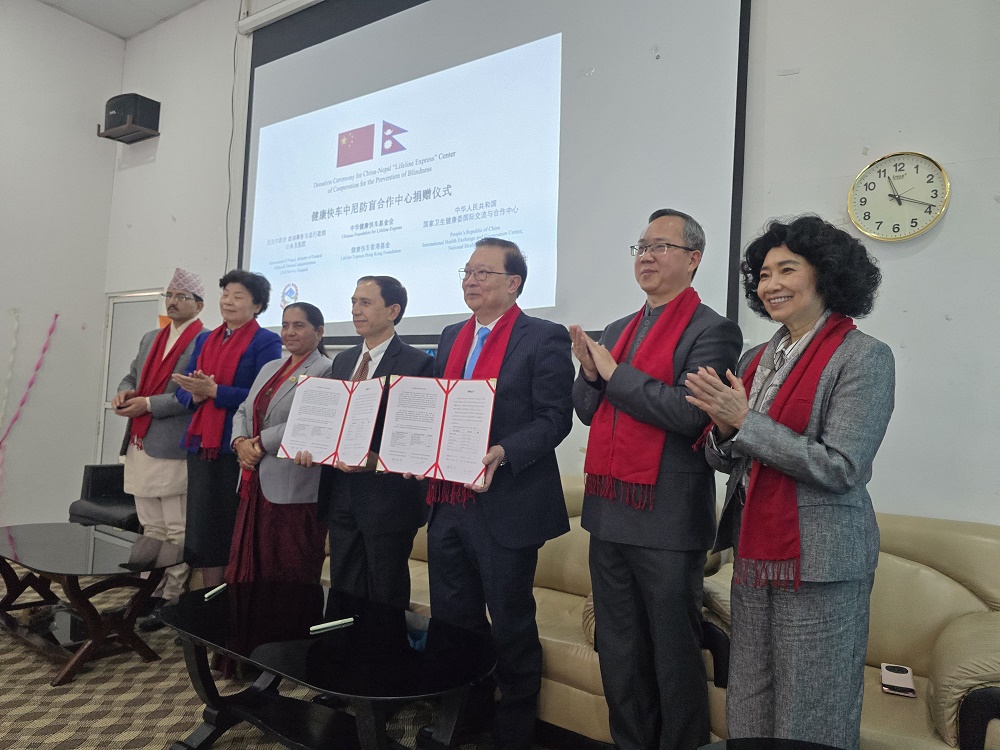 चीनले गर्यो निजामती अस्पताललाई दुई करोडको उपकरण हस्तान्तरण
