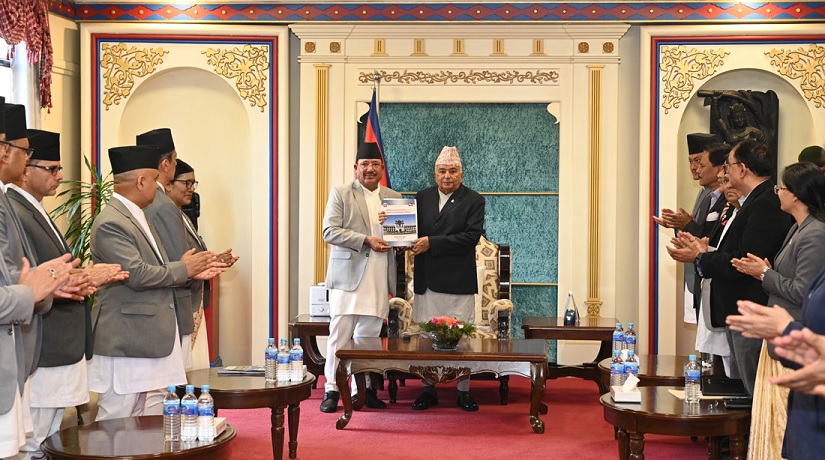 आयोगद्वारा राष्ट्रपतिसमक्ष निर्वाचन प्रतिवेदन पेस