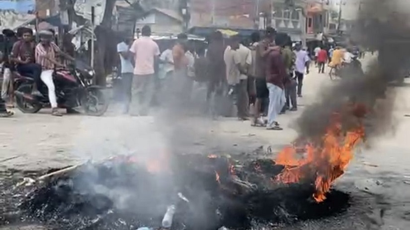 कप्तानगन्जमा कर्फ्युको उल्लङ्घन गर्दै प्रदर्शन, घटनाको छानबिन गर्न समिति गठन