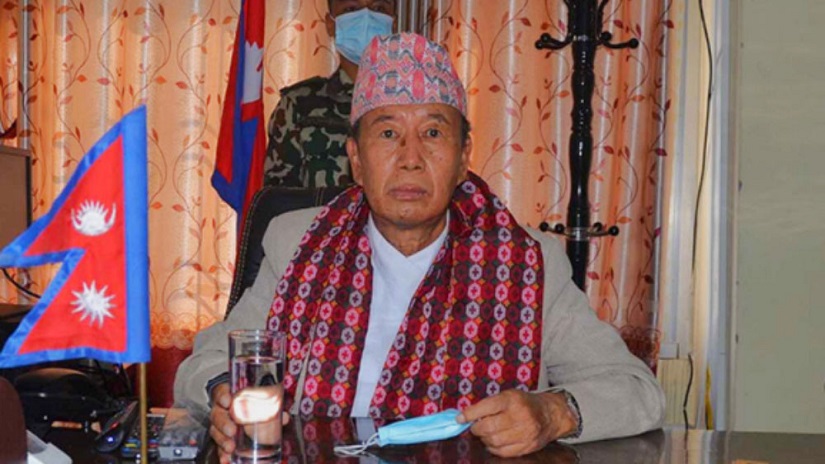 प्रदेश प्रमुख खापुङसामु मुस्लिम आयोगको प्रतिवेदन पेस