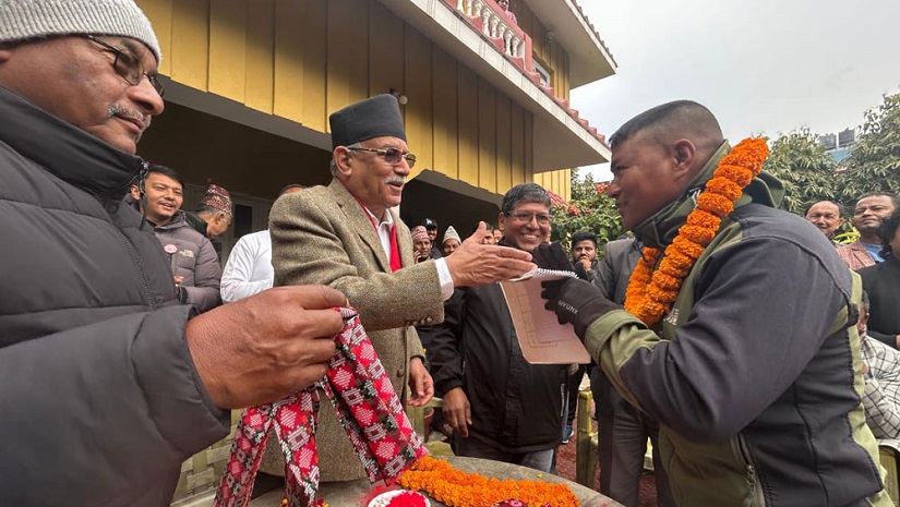 कांग्रेस, एमाले, नेसपा र राप्रपाका कार्यकर्ता माओवादीमा प्रवेश