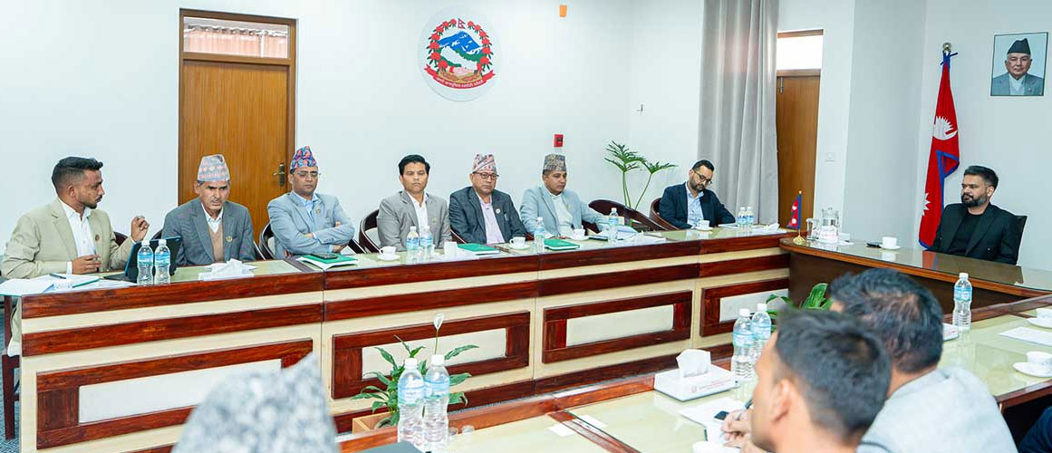प्रधानमन्त्री र सुदूरपश्चिम प्रदेशबाट निर्वाचित सांसदहरुबिच छलफल